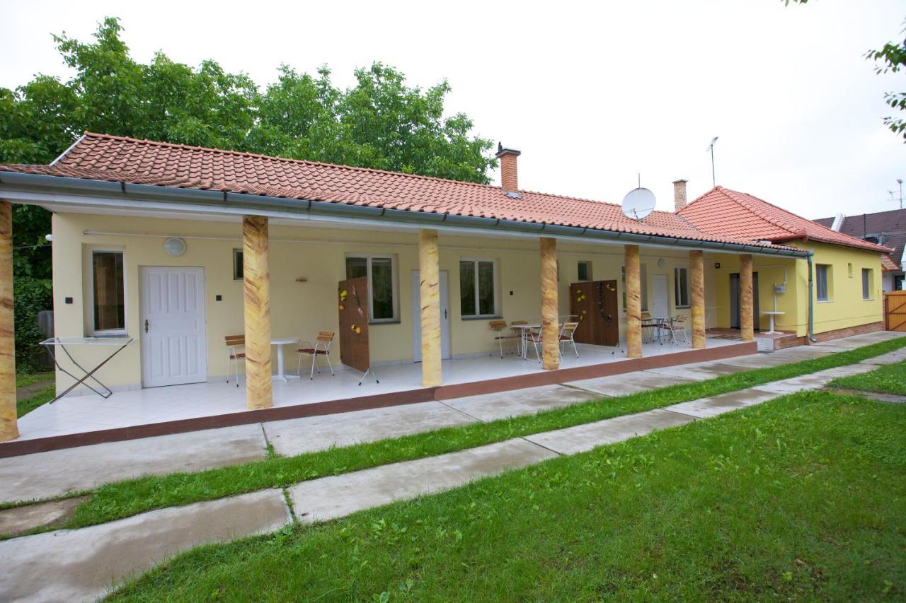 Ferienwohnung Ami Hajdúszoboszló Exterior foto